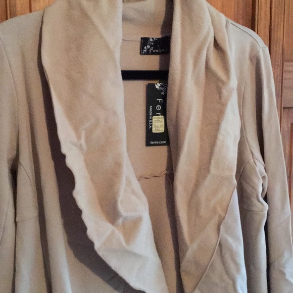 Khaki colored coat - Picture 2 of 5